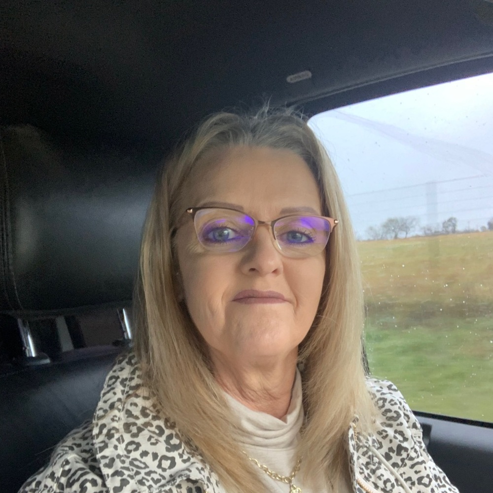Meet your Posher, Tina